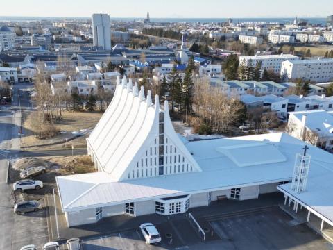 Grensáskirkja, Rudiger Þór á þessa mynd