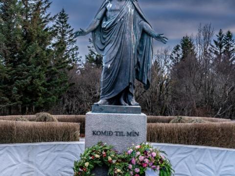 Bertel Thorvaldsen, Fossvogskirkjugarður 2026